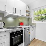Charming 2-Bed Near River & City