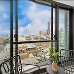 Luxury Apartments W Rooftop Pool