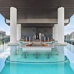 Chic 1-Bedroom Apartment With Pool And Gym