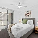 Bright And Stylish 2Br With Spacious Balcony And Wifi