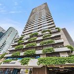 Luxe Sub-Penthouse With Rooftop Pool And 2 Car Parks