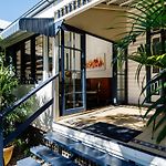 Bowen Terrace Accommodation