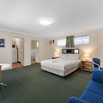 Paramount Motel