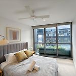 Queen\'S Wharf Apartments