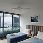 Queen\'S Wharf Apartments