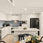 Brisbane Luxe City Living In The Sky