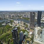 Panoramic Views Apartment & High-Rise Pool And Gym