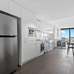 Lvl 24 Apartment In The Heart Of Cbd By Stylish Stays