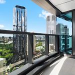 L19 Spacious Apt, Wi-Fi, Parking By Stylish Stays