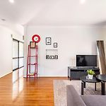 Sunny Stay 2Br In Prime Location