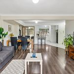 3Br Townhouse Stylish Living In Sunnybank Hills