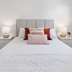 Cosy Unit With Parking Near New Farm Park & River