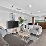 Hampton\'S Haven On Level 17 In Casino Towers