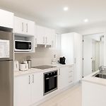 Smart Suites Self Check-In Apartments - S Freney