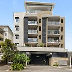 Central South Brisbane Stay With Pool Access