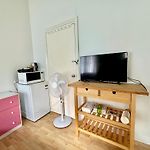 Studio Room Ensuite Bathroom With Separate Entrance Brisbane City