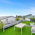 Spacious 2-Bed With Private Rooftop & Bbq Access