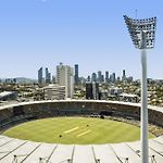 Executive 2-Bed With Stadium View, Great Amenities