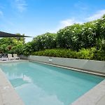 Spaciously Bright 1-Bed Apartment