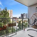 Cosy 2-Bed With Pool Bbq Area And Secure Parking