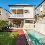 East Brisbane Federation-Style Pool Villa