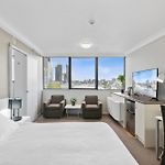 Central Brisbane Studio With Stunning River Views