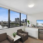 Central Brisbane Studio With Stunning River Views