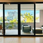 Modern 4Br 3Bath Duplex Near Train Station Stylish Comfortable
