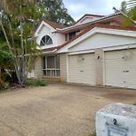 Air Conditioned Floral Youth Backpacker And Holiday House