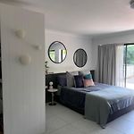 Mediterranean Studio & Garden View Private Pet Friendly