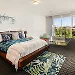 Spacious 1 Bedroom Mezzanine Apartment With Large Bath Views 2 Free Parking Spots
