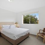Spacious 2-Bed Apartment Near City Centre