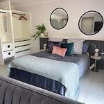 Mediterranean Studio & Garden View Private Pet Friendly