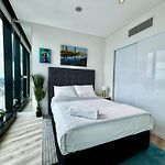 Brisbane\'S Highest Rated 3 Bedroom Luxury Apartments -Above 60Th Floor- Incredible Views In Skytower, Brisbane\'S Tallest Building -Complimentary Wifi, Drinks, Snacks & Streaming Access