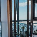 2Bed Luxe Queens Wharf Apt - Carpark And City View