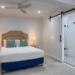 4Bdr Queenslander With Pool Near Manly Esplanade