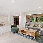 Spacious 4Br Family Home In Sunnybank