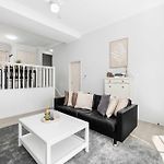 Pool & Tennis Court 3Br Bright Mt Gravatt Retreat