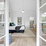 4 Bed Queenslander City Views Walk To Suncorp Deck + Parking