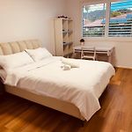Carindale Family Home, Private Pool, Leisure Accommodation