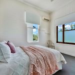 Elegant Ascot Retreat - Comfortable Ascot Home For Families And Brisbane Stays