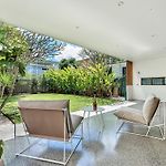 Elegant Ascot Retreat - Comfortable Ascot Home For Families And Brisbane Stays