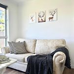 Studio In Belmont | Easy To City & Airport