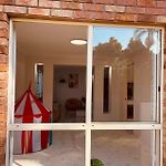Carindale Family Home, Private Pool, Leisure Accommodation