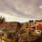 Carindale Family Home, Private Pool, Leisure Accommodation