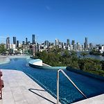 Riverside Modern 2Br East Brisbane With Parking