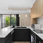 Modern Tropical 1Br Oasis In Spring Hill