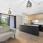Modern Tropical 1Br Oasis In Spring Hill