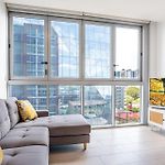 Fortitude Valley Escape With Pool, Gym & Parking