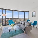 1 Bedroom Sky High City Escape With Stunning Views